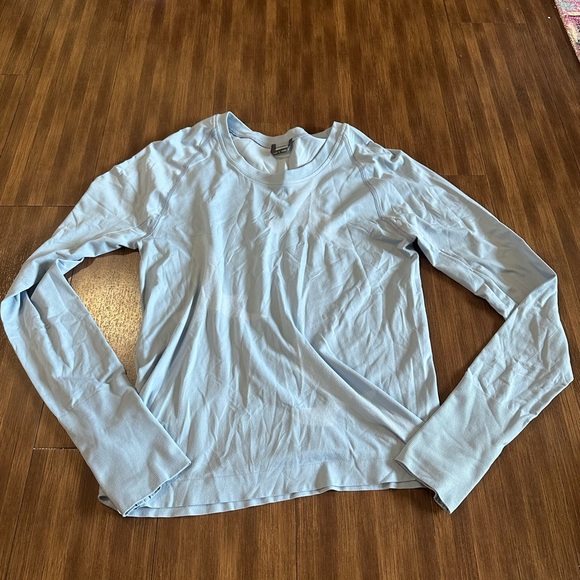 Title Nine Oiselle Wings Out Long Sleeve Top light blue size small - Picture 3 of 7